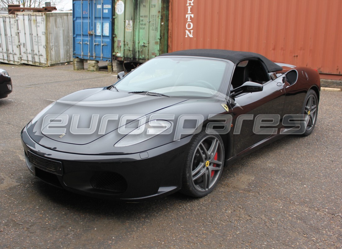 Ferrari F430 Spider (Europa) preparándose para ser desmontado en Eurospares