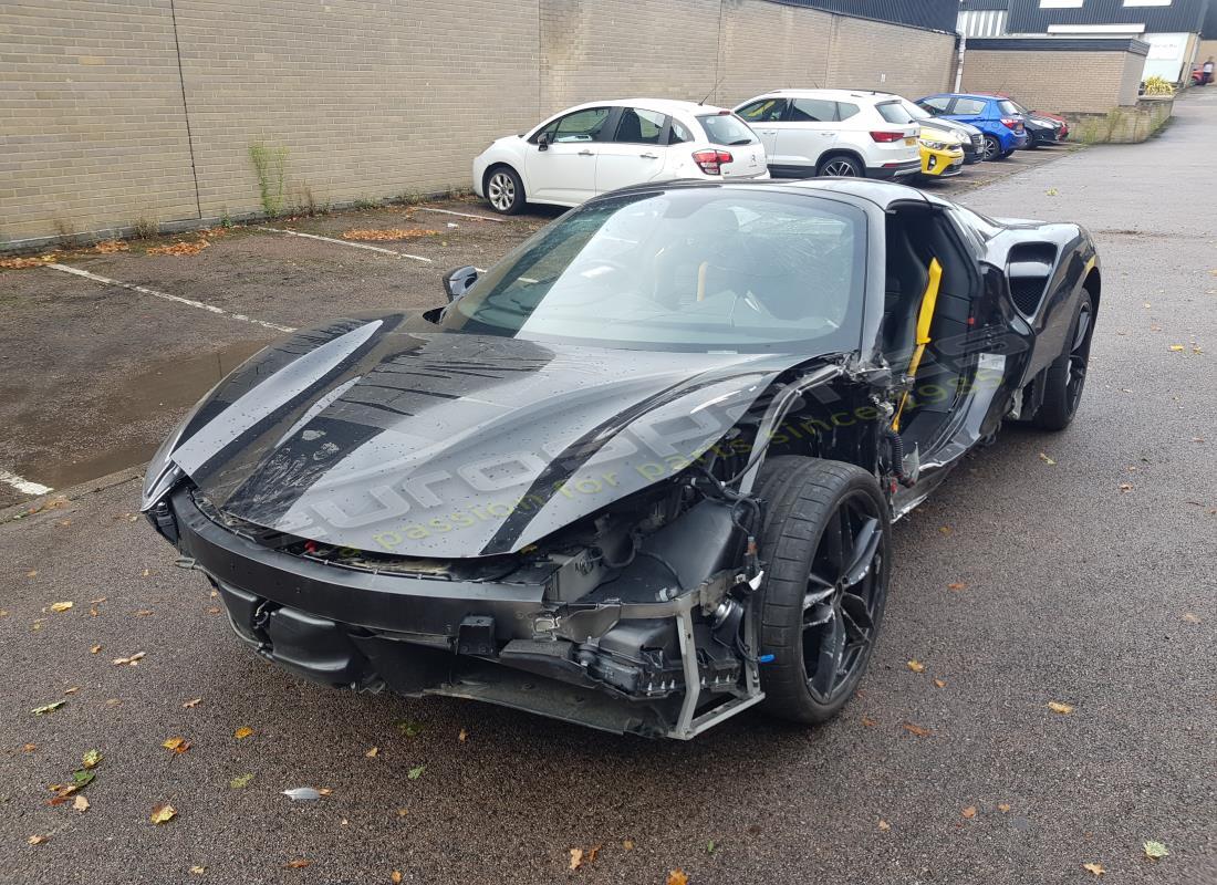 Ferrari 488 Spider (RHD) preparándose para ser desmontado en Eurospares