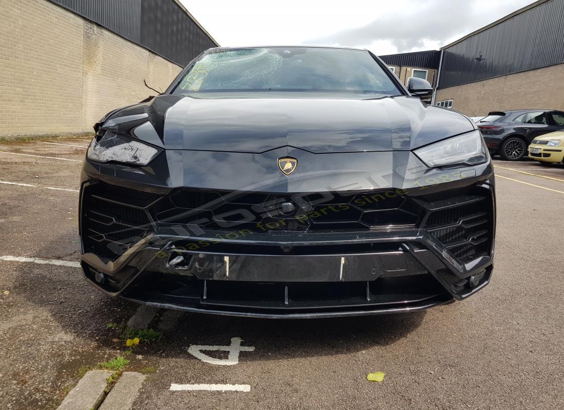 Lamborghini Urus (2019) con 7805 Miles, preparándose para romper #8