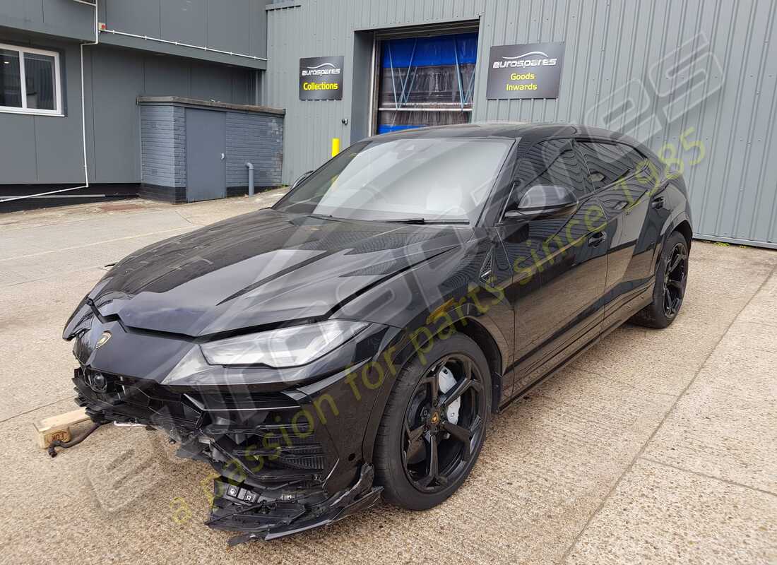 Lamborghini Urus (2020) preparándose para ser desmantelado en Eurospares