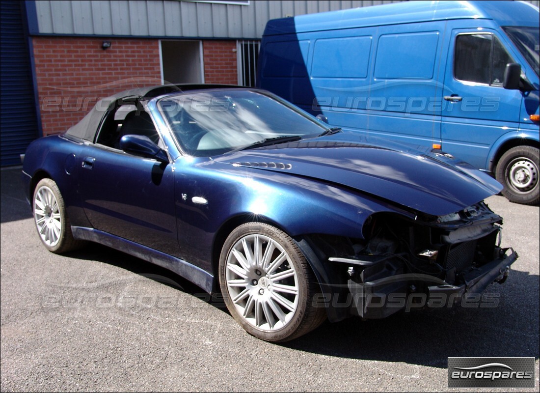 Maserati 4200 Spyder (2002) preparándose para ser desmontado en Eurospares