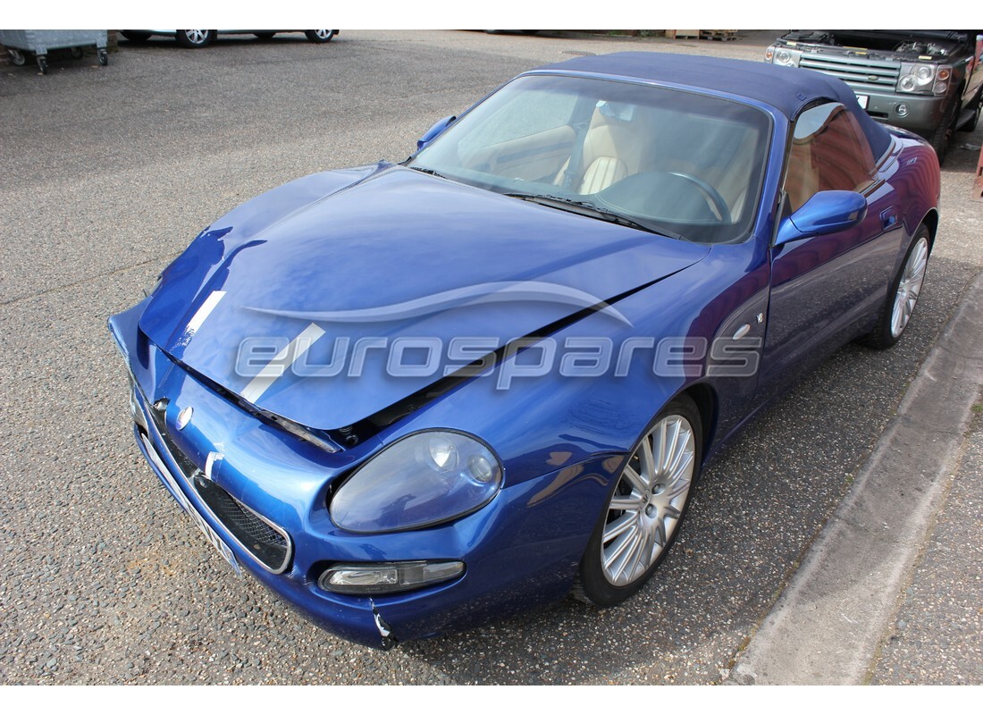 Maserati 4200 Spyder (2004) preparándose para ser desmontado en Eurospares