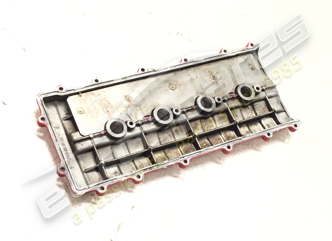 conjunto de cubierta superior del cabezal maserati usado. número de parte 585008701 (2)