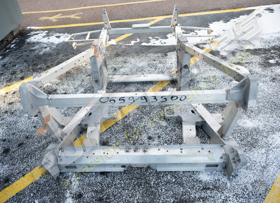 nuevo ferrari marco trasero completo. número de parte 65993500 (2)