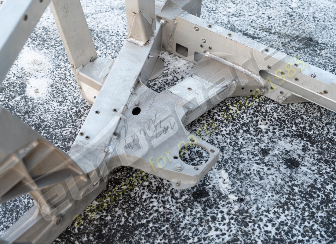 nuevo ferrari marco trasero completo. número de parte 65993500 (6)