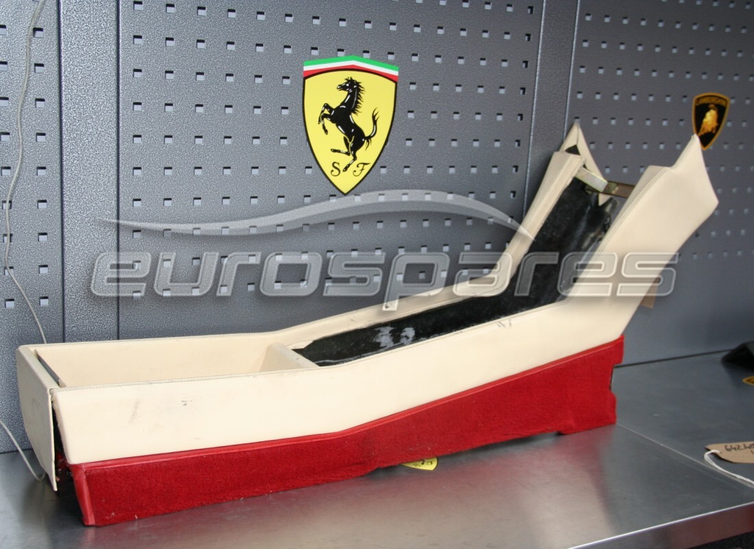 TÚNEL CUBIERTO Ferrari USADO. NÚMERO DE PIEZA 628835.. (1)