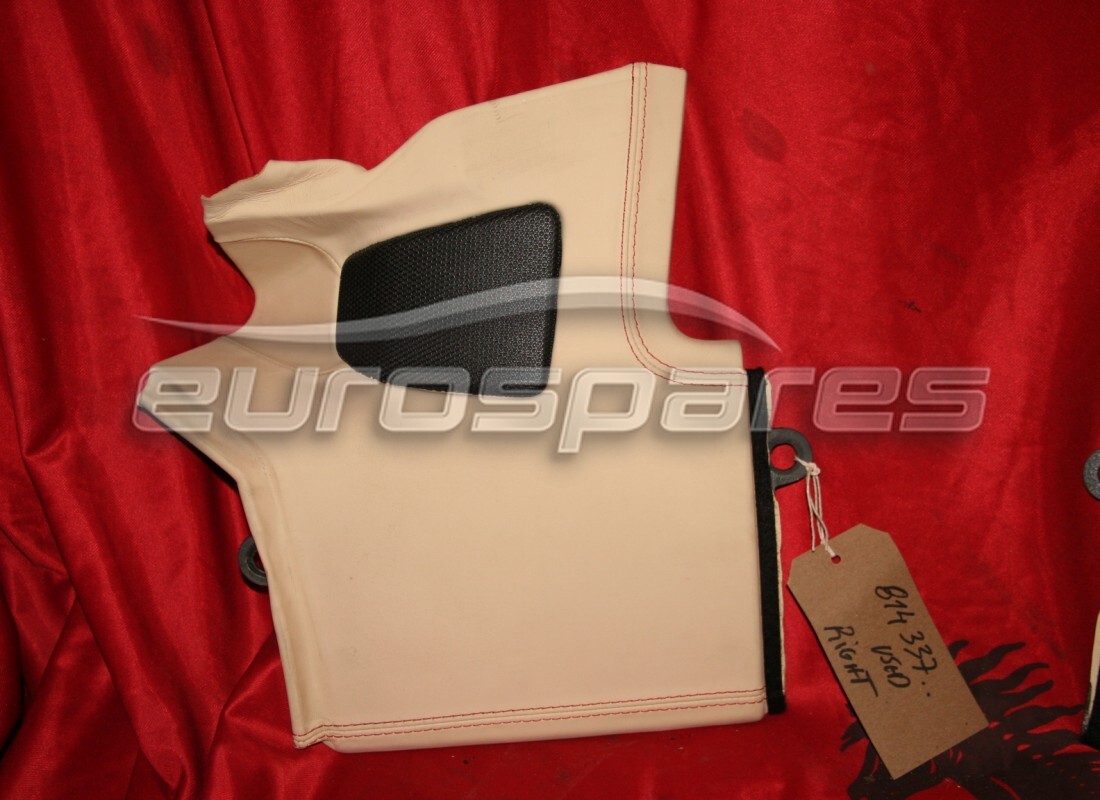 EMBELLECEDOR DE LUNERA TRASERA DERECHA Ferrari USADO. NÚMERO DE PIEZA 814337.. (1)