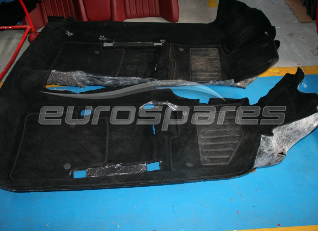 FUNDA Maserati USADA PARA PAVIMENTO. NÚMERO DE PIEZA 674004.. (1)