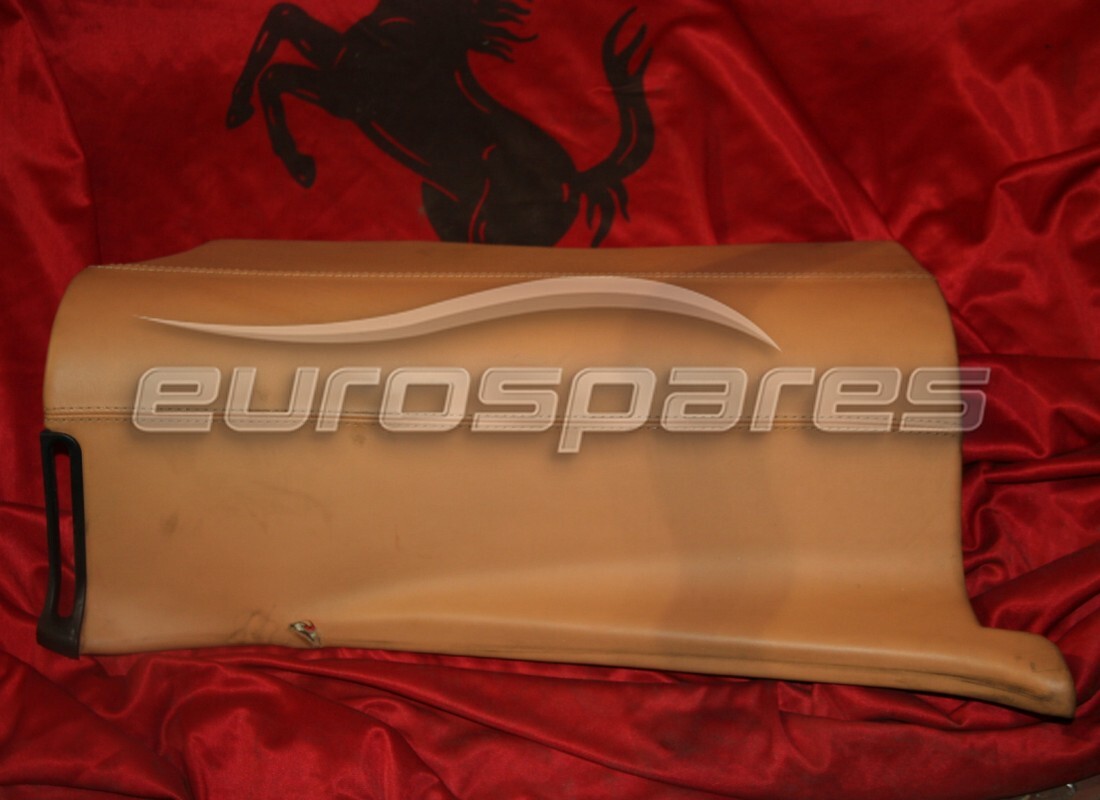 TAPA PILAR CENTRAL DERECHO COMPLETA Ferrari USADA. NÚMERO DE PIEZA 659020.. (1)