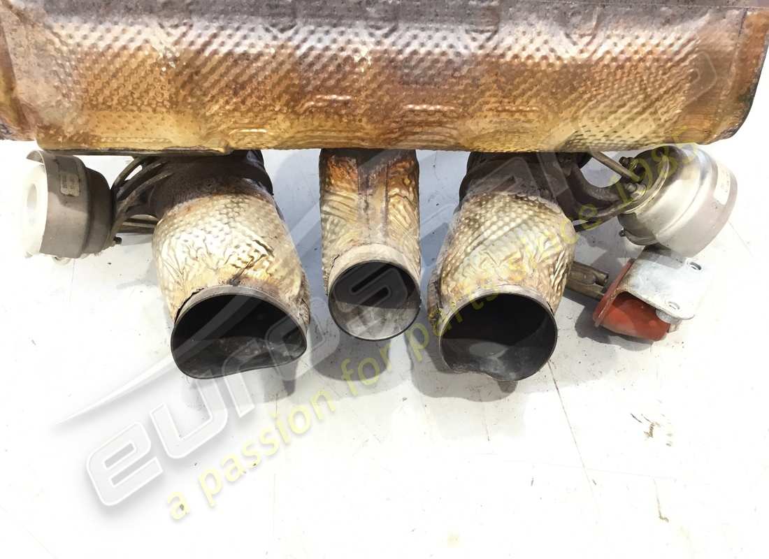 silenciador dañado lamborghini senza cat. número de pieza 470251051l (2)