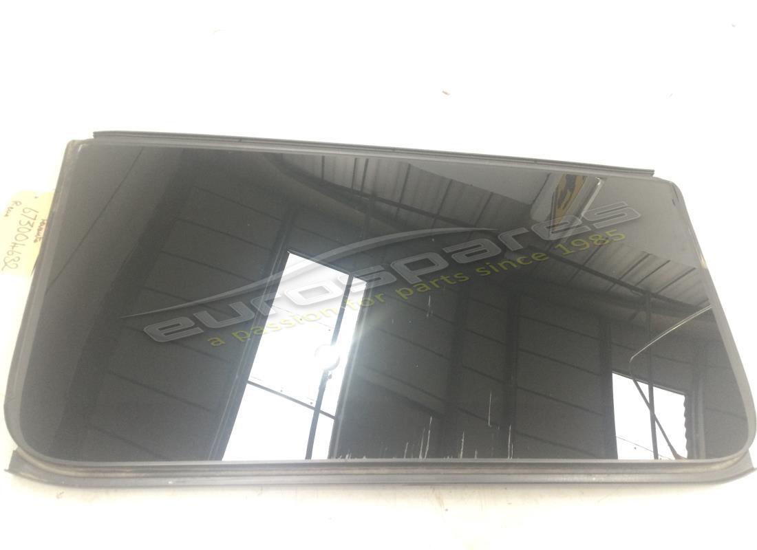 VIDRIO DE TECHO CORREDIZO TRASERO USADO Maserati. NÚMERO DE PIEZA 673004632 (1)