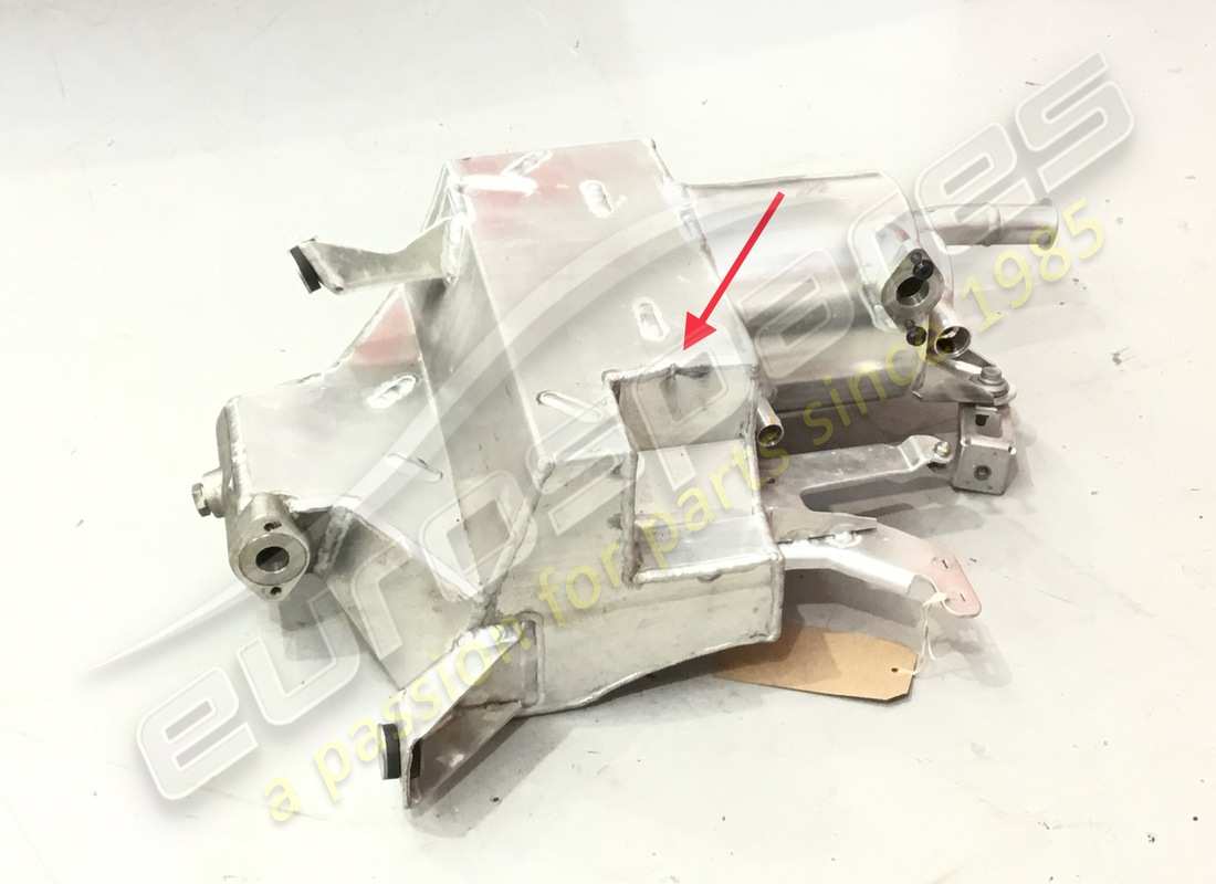 DEPÓSITO DE ACEITE Lamborghini USADO. NÚMERO DE PARTE 470115373G (1)