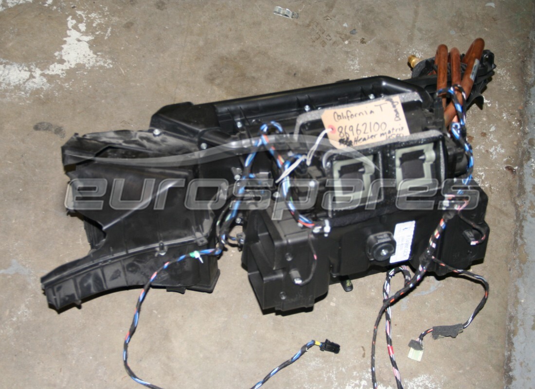 AIRE ACONDICIONADO COMPLETO USADO Ferrari. NÚMERO DE PIEZA 86962100 (1)
