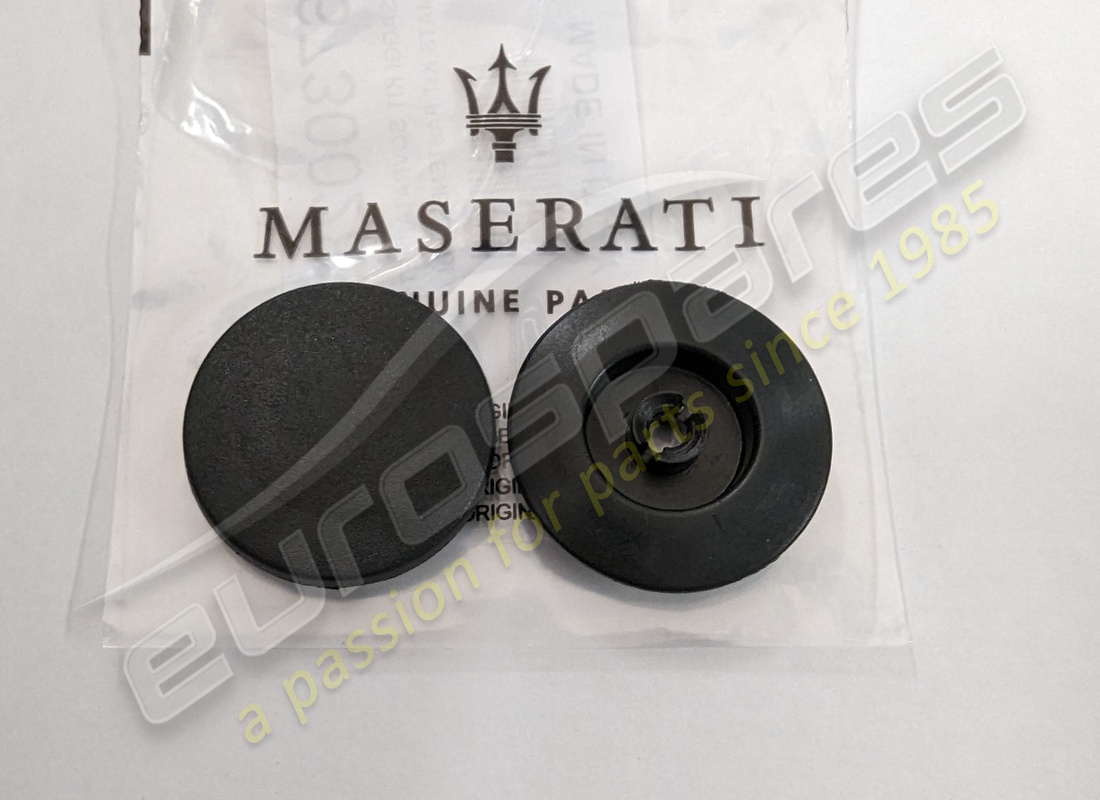 nuevo kit de alfombras maserati con fijaciones negras. número de pieza 673002895 (2)