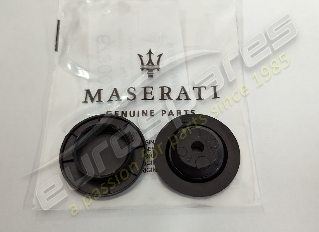 nuevo kit de alfombras maserati con fijaciones negras. número de pieza 673002895 (1)