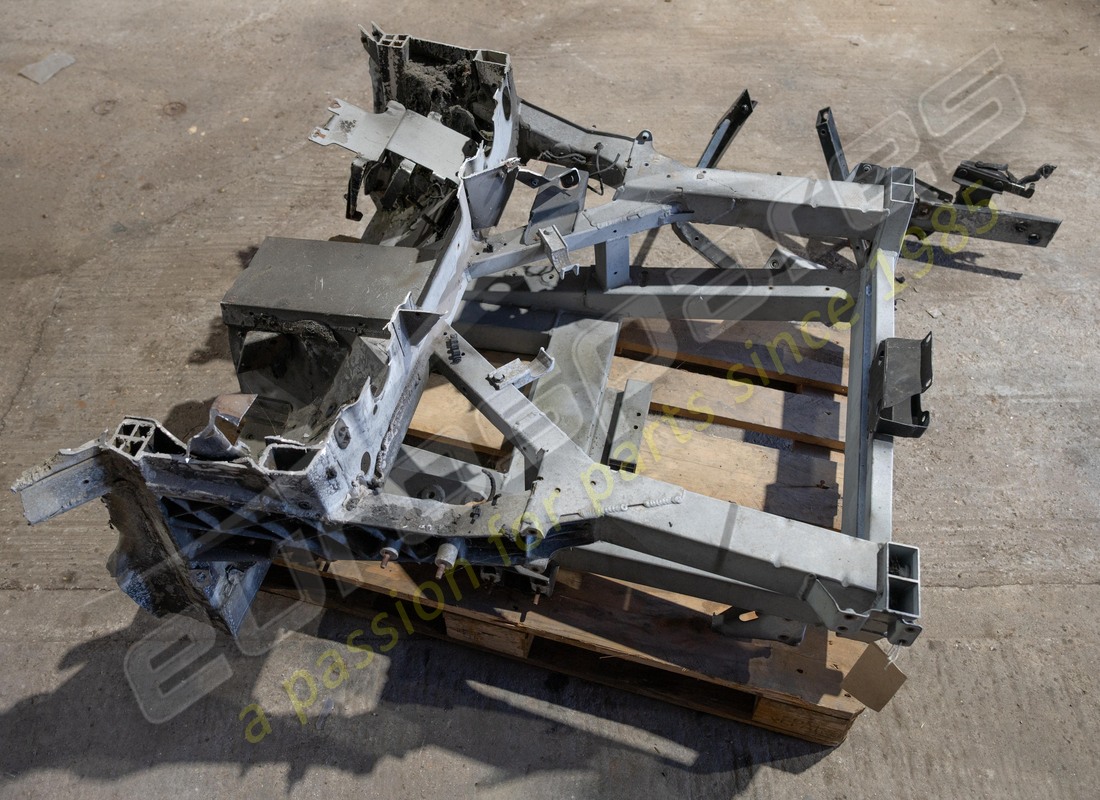 USADO LAMBORGHINI MARCO DELANTERO. NÚMERO DE PIEZA 400805011F (3) usado lamborghini marco delantero. número de pieza 400805011f (3)