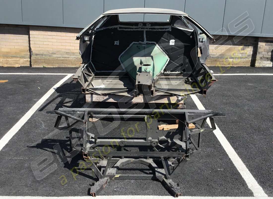 nuevo lamborghini marco trasero completo. número de parte dia60chassis (6)
