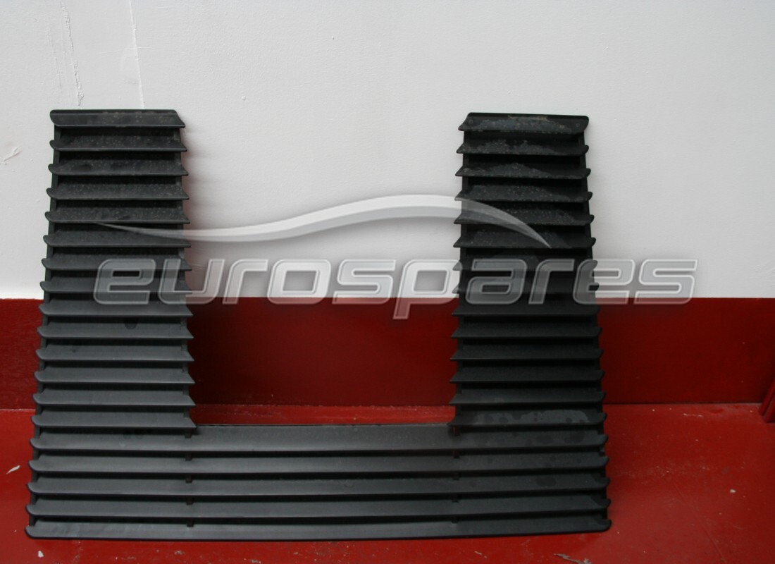 rejilla de tapa de motor ferrari usada. número de parte 61896300 (1)