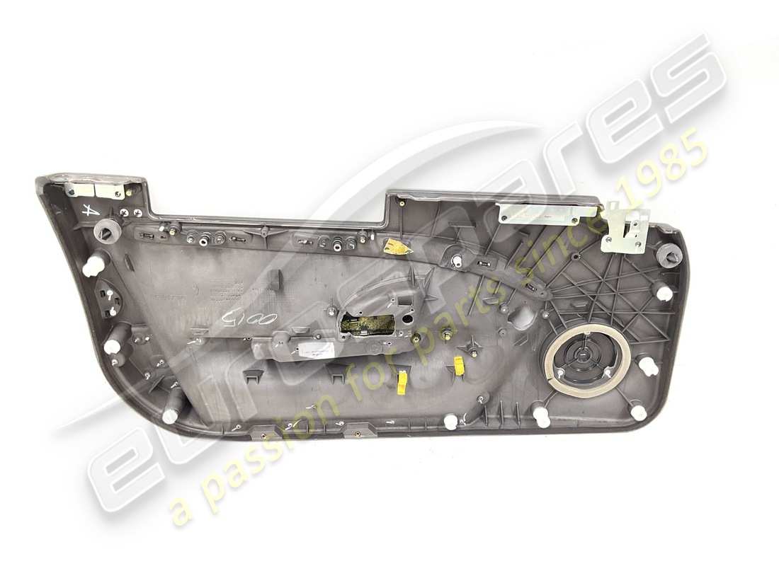 moldura de panel de puerta derecha completa maserati usada. número de parte 981601800 (2)