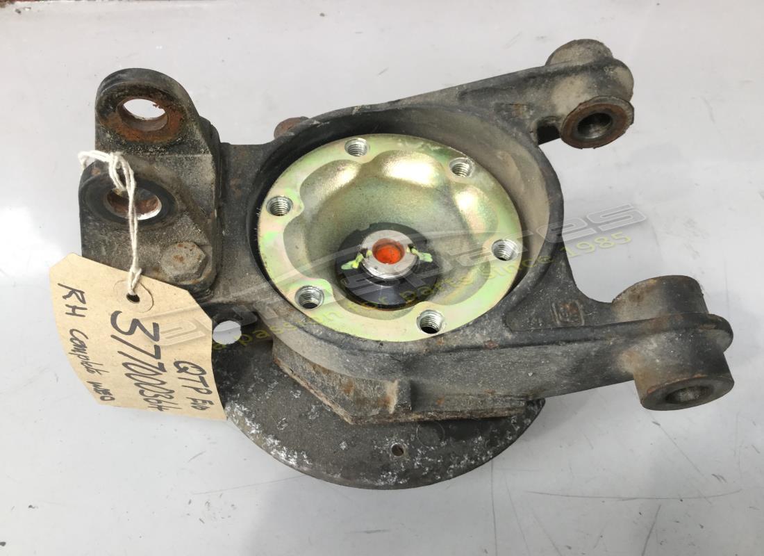 PORTABEZAS TRASERO DERECHO COMPLETO Maserati USADO. NÚMERO DE PARTE 377000364 (1)