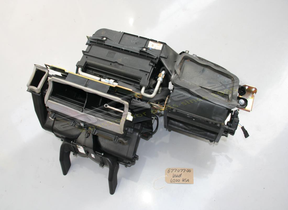 UNIDAD DE SISTEMA DE AIRE ACONDICIONADO LHD Maserati USADA. NÚMERO DE PARTE 67707700 (1)
