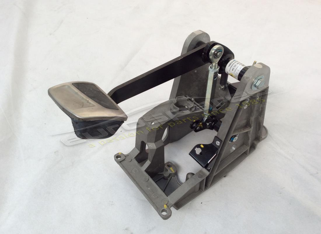 pedal de freno lamborghini usado. número de parte 402721140s (1)