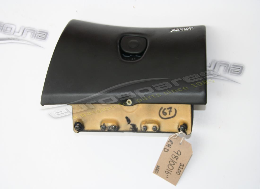 CONJUNTO DE GUANTERA USADO Maserati. NÚMERO DE PIEZA 9810016.. (1)
