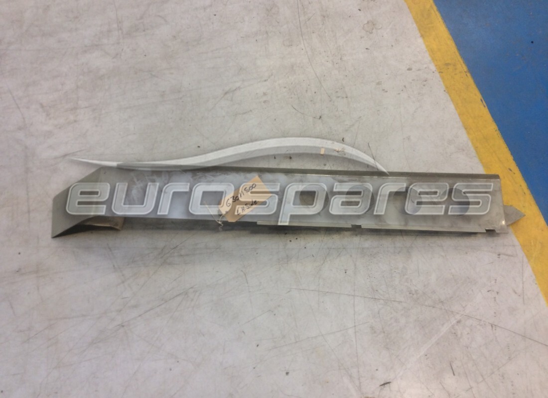 nuevo ferrari int. placa para miembro lateral izquierdo. número de parte 63011500 (1)
