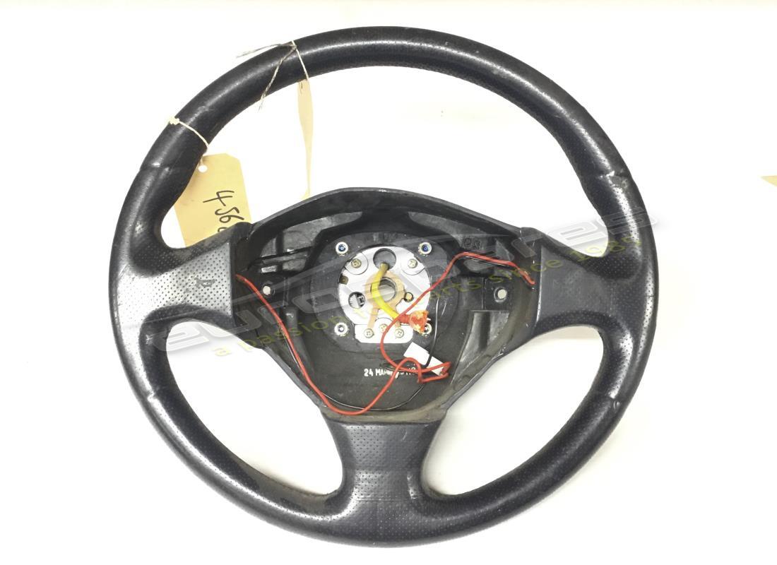 VOLANTE Ferrari USADO EN NEGRO CON COSTURAS ROJAS. NÚMERO DE PARTE 157313A (1)