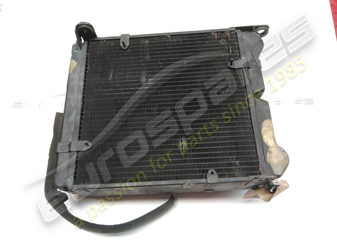 radiador izquierdo lamborghini usado. número de parte 001728845 (1)