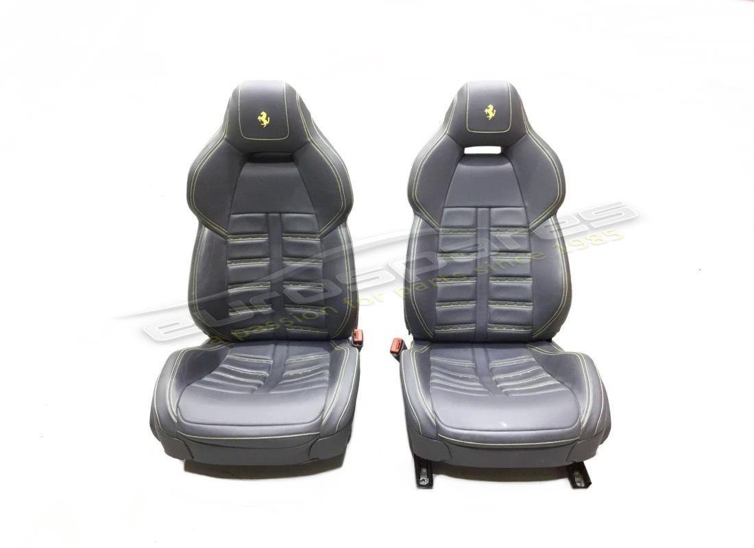 Ferrari PAR DE ASIENTOS ELÉCTRICOS ESTILO DAYTONA USADOS. NÚMERO DE PARTE 85039000PAIR (1)