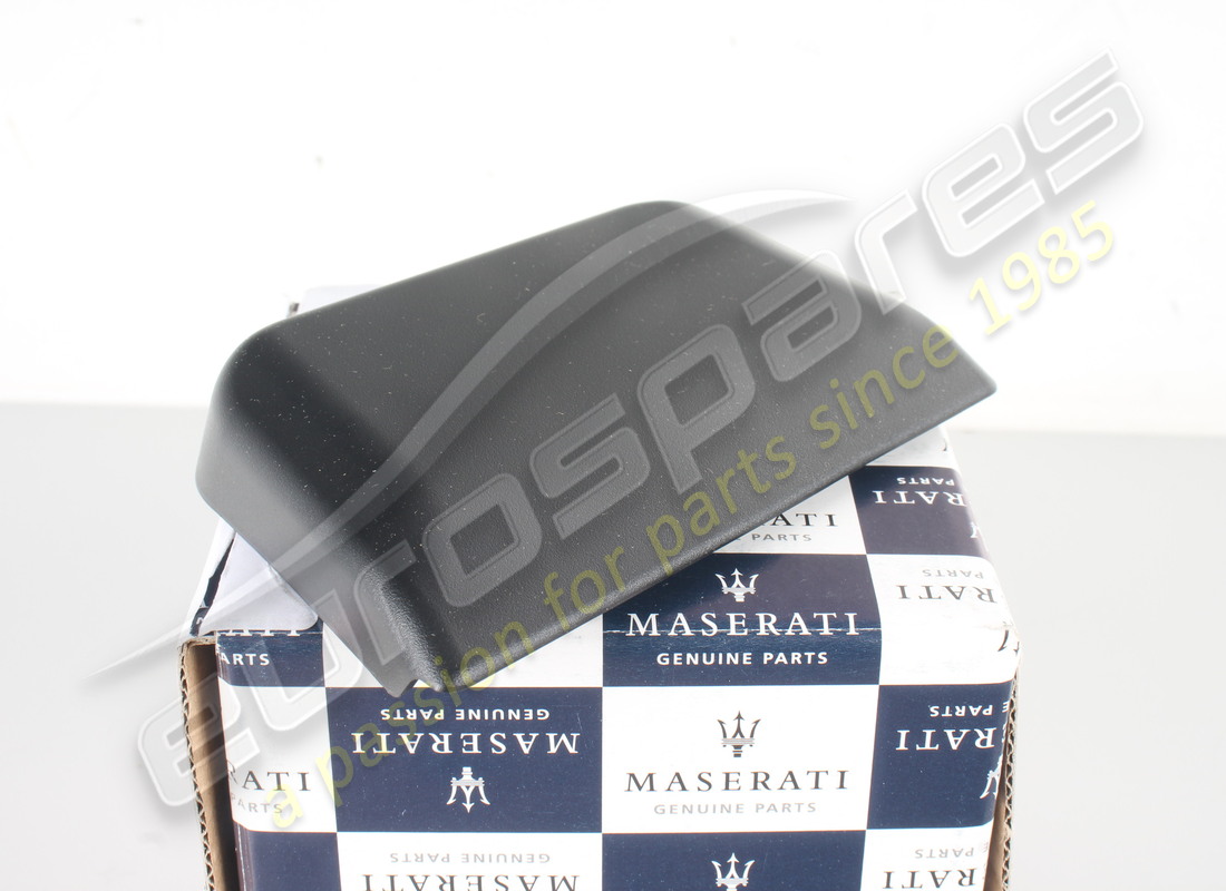 nueva moldura de acceso maserati. número de pieza 670013465 (1)
