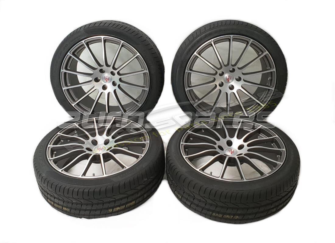 nuevo maserati 20'' qtp ruedas con neumáticos m156 (antracita). número de parte 980156312a (1)