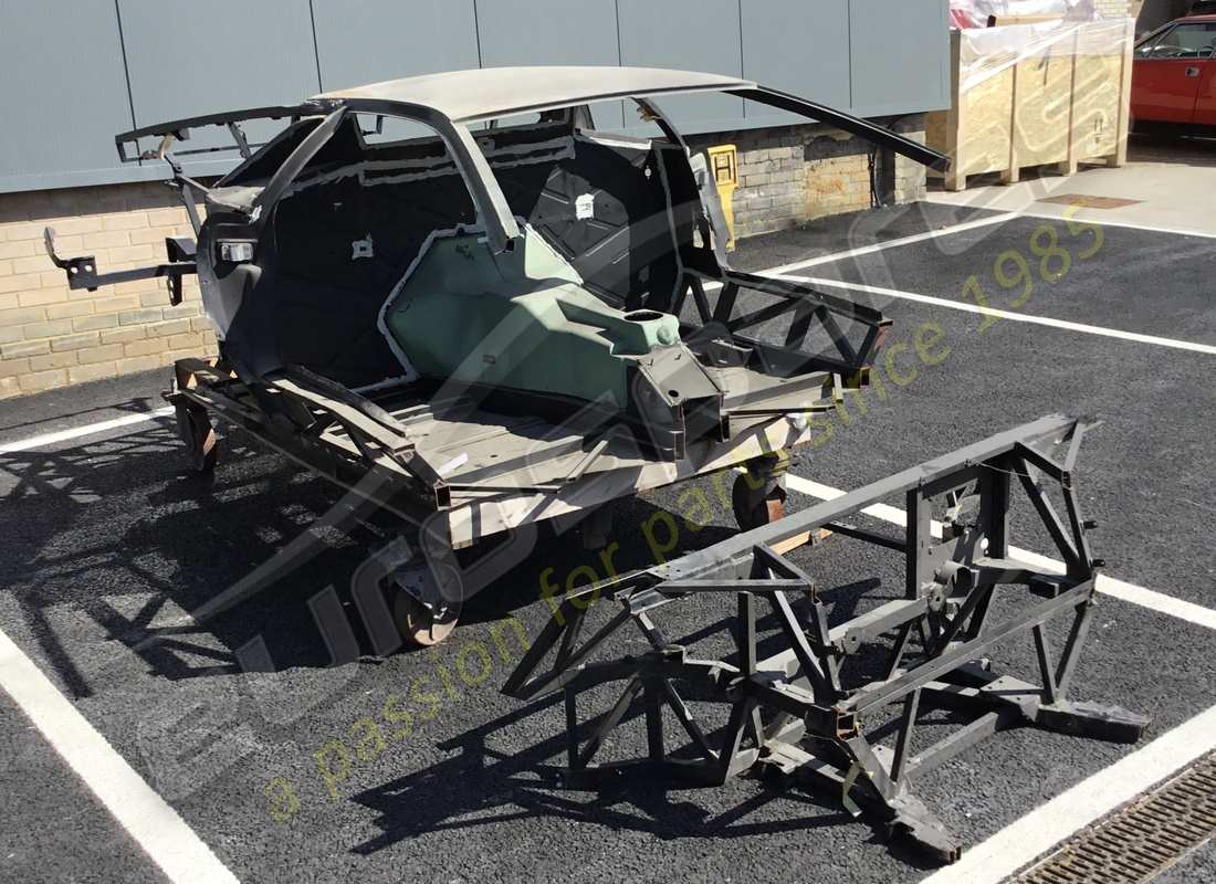 nuevo lamborghini marco trasero completo. número de parte dia60chassis (2)