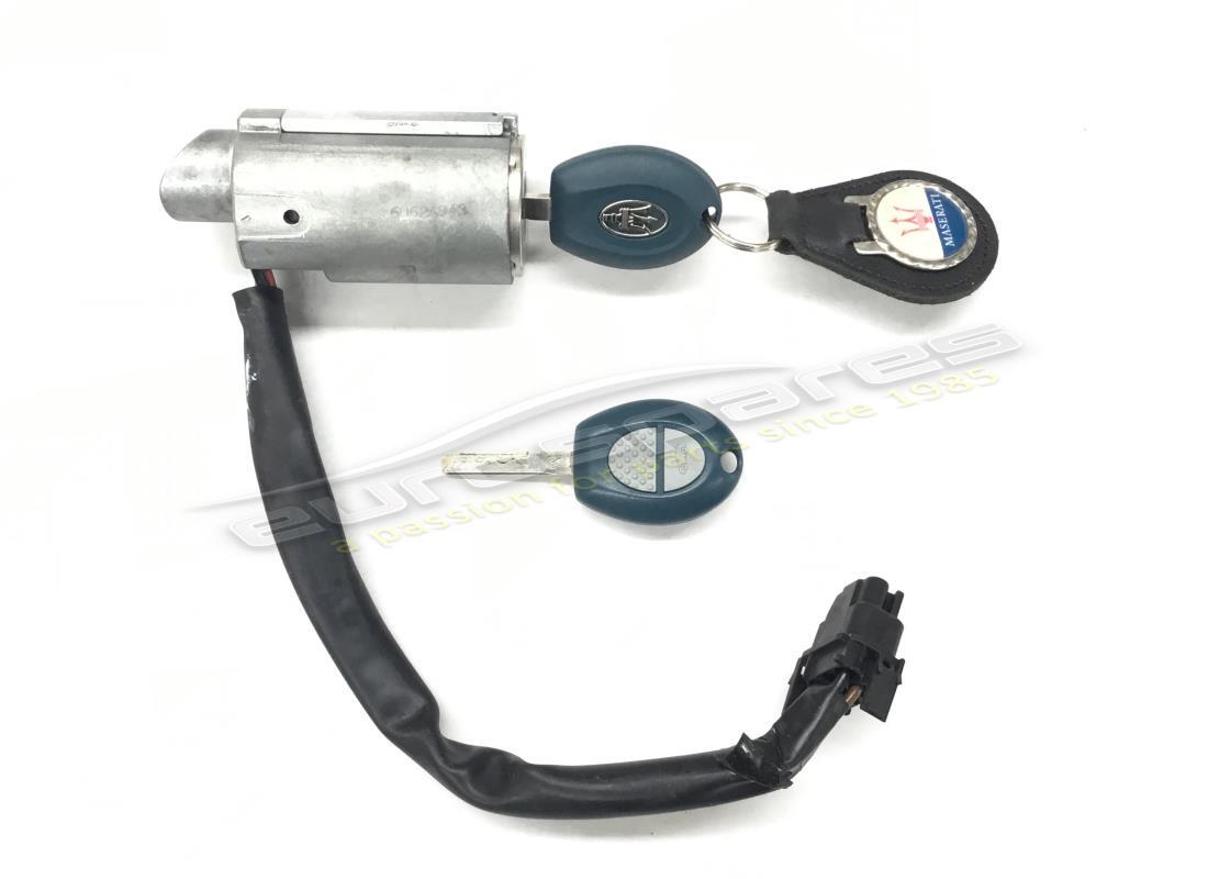 interruptor porta vaso de encendido maserati usado. número de parte 82484559 (1)