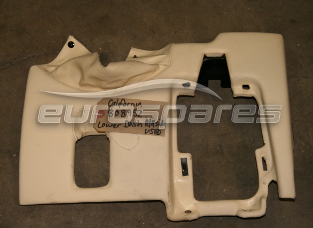 EMBELLECEDOR DEBAJO DEL DASH Ferrari USADO. NÚMERO DE PIEZA 808952.. (1)