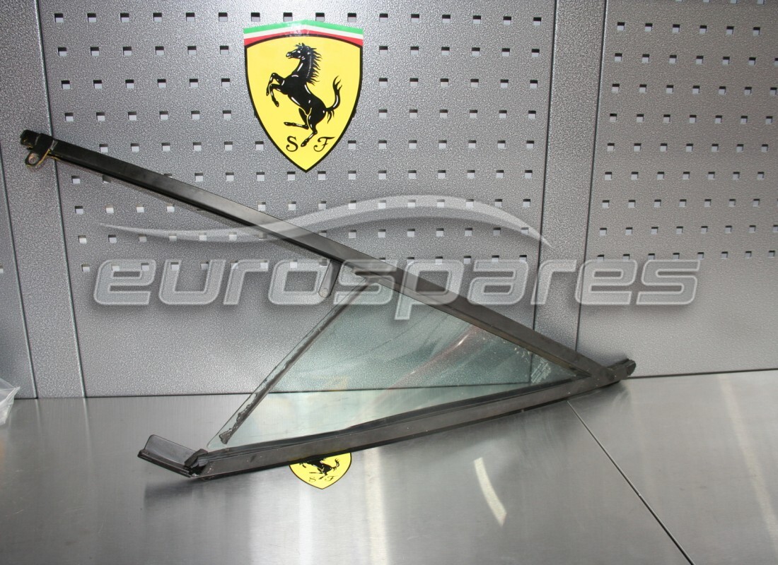MARCO DE CRISTAL DE PUERTA DERECHA Ferrari USADO GTS. NÚMERO DE PARTE 60292000 (1)