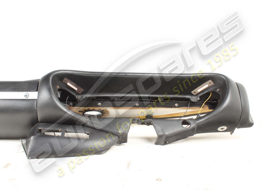 panel de tablero rhd ferrari 308gt4 usado. número de parte 40333403 (2)
