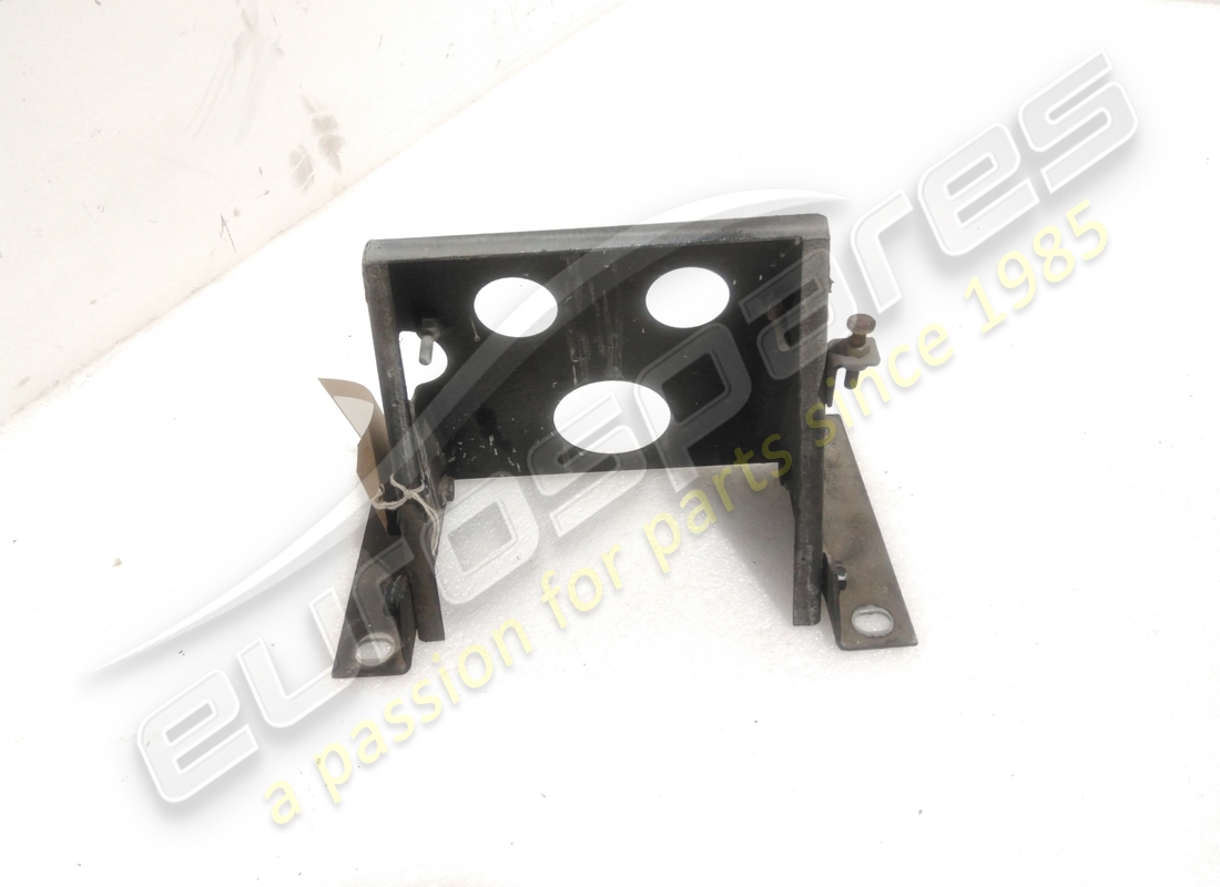 soporte de motor de faro derecho ferrari usado. número de parte 60648000 (2)