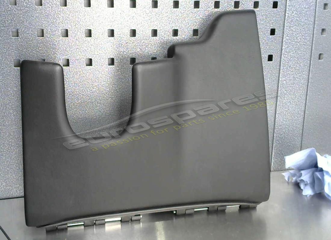PUERTA DERECHA COMPLETA Maserati USADA. NÚMERO DE PIEZA 9816021.. (1)