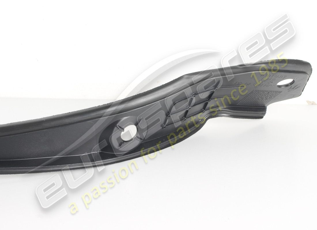 nueva moldura izquierda maserati. número de parte 670142160 (6)