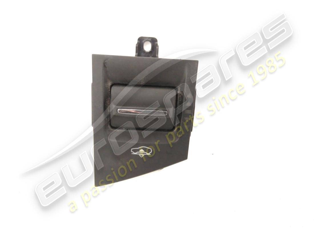 INTERRUPTOR DE CONTROL DEL SISTEMA DE SUSPENSIÓN NEUMÁTICA Maserati USADO. NÚMERO DE PARTE 670064672 (1)