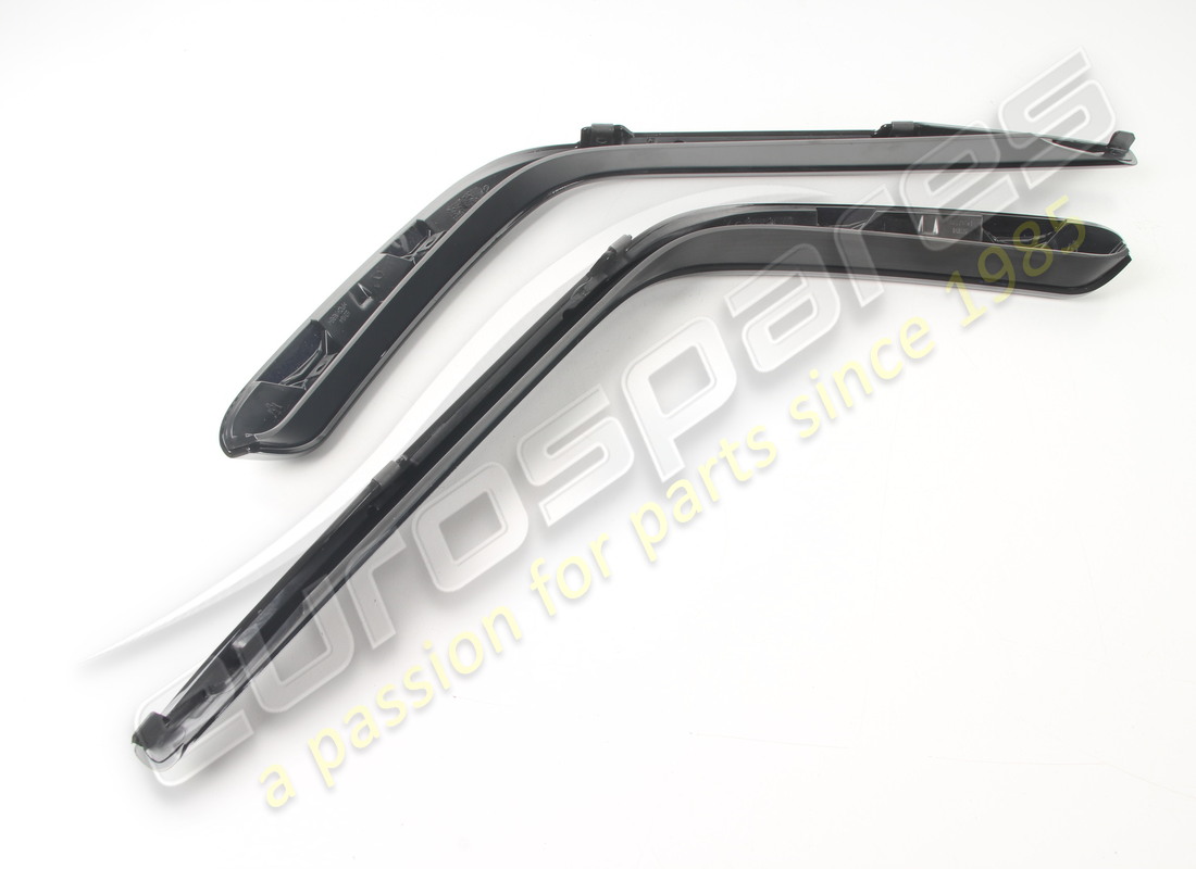 molduras de parachoques nuevas maserati. número de pieza 673008253 (3)