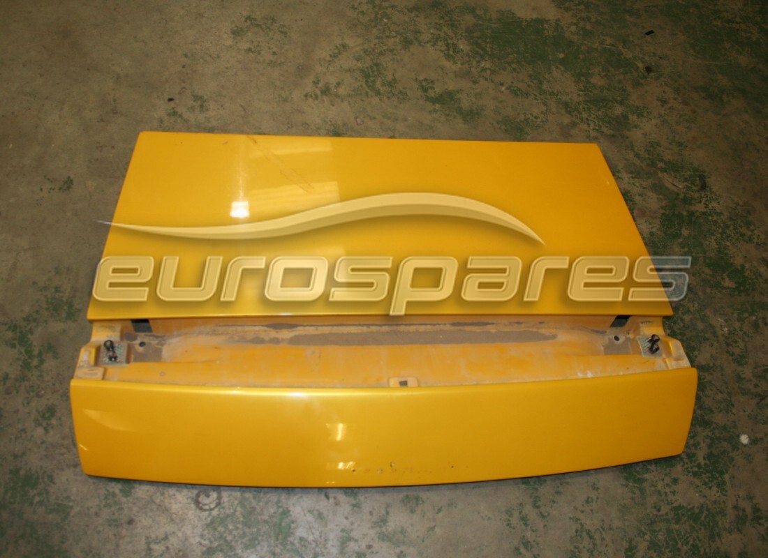 tapa trasera lamborghini usada. número de parte 410827015 (1)