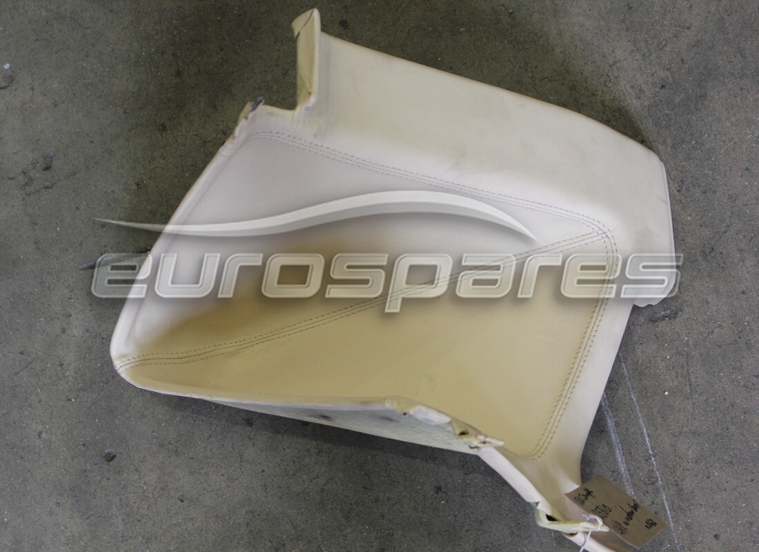 EMBELLECEDOR DE LUNERA TRASERA IZQUIERDA Ferrari USADO. NÚMERO DE PIEZA 635810.. (1)