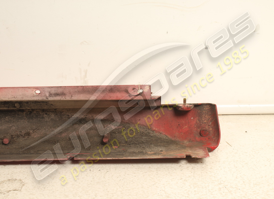 revestimiento debajo de la puerta ferrari lh usado. número de parte 66099510 (10)