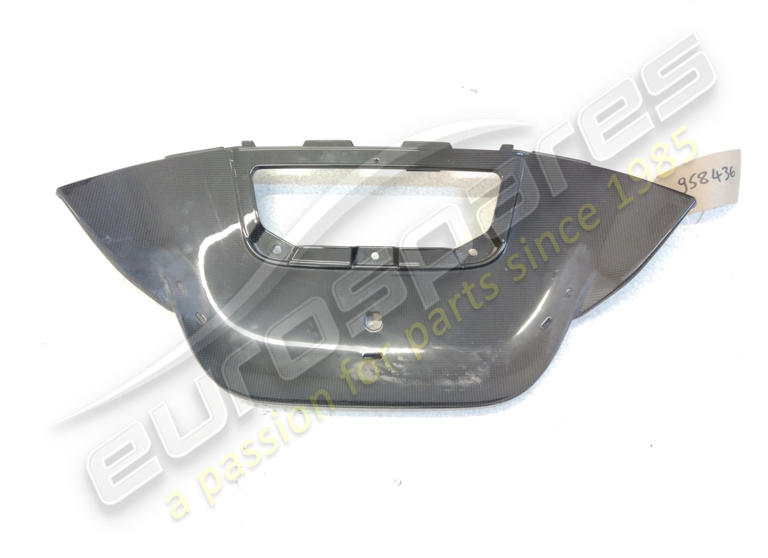 PLACA INFERIOR DEL CONDUCTO DEL SPOILER TRASERO Ferrari USADA. NÚMERO DE PARTE 958436 (1)