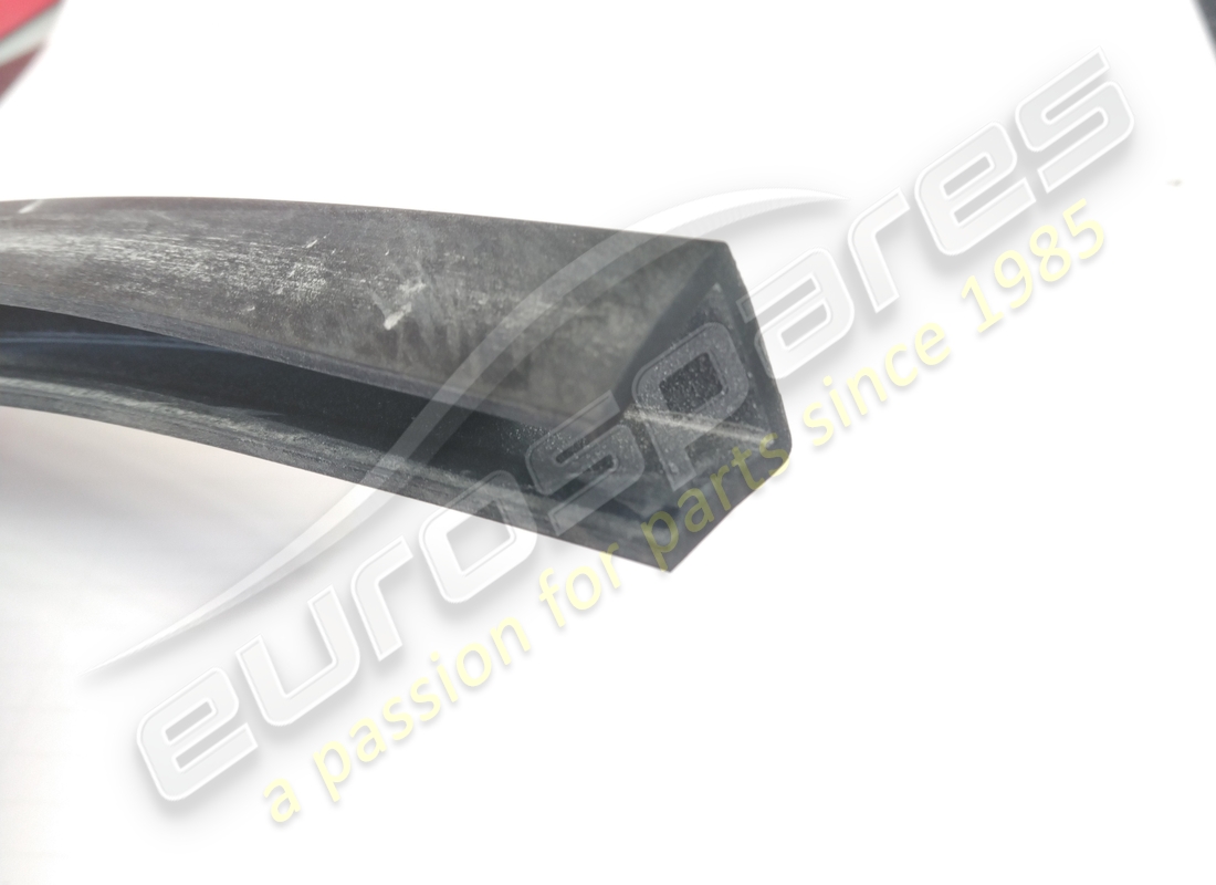 NEW EUROSPARES REAR SCREEN WEATHER STRIP . PART NUMBER 14300110 (1)