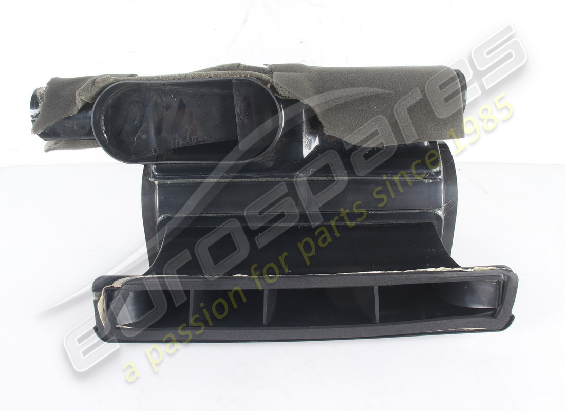 DIFUSOR DE AIRE USADO Ferrari. NÚMERO DE PIEZA 62189500 (1)