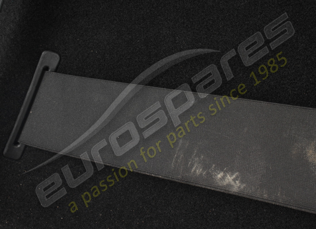 USADO MASERATI CUBIERTA LATERAL IZQUIERDA NEGRA. NÚMERO DE PIEZA 670098384 (5) usado maserati cubierta lateral izquierda negra. número de pieza 670098384 (5)